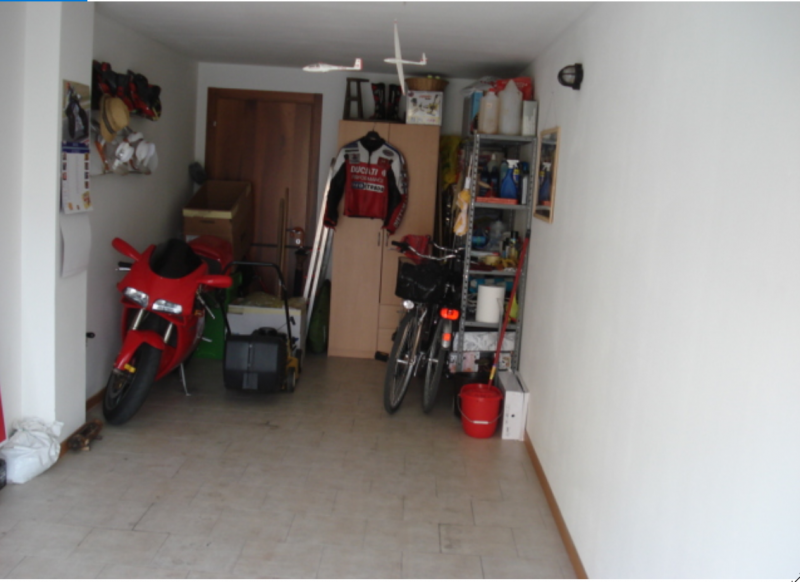 Veggiano, miniappartamento recente inserito all'ultimo piano (2° piano) in un edificio di 4 unità...