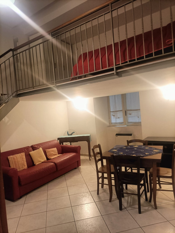 Napoli Affitto Appartamento trilocale