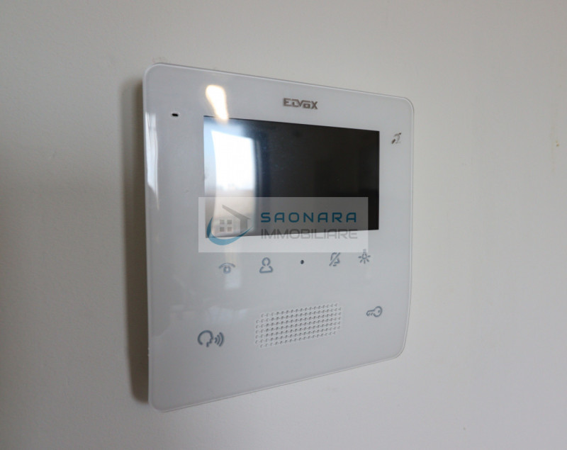 Villatora: appartamento al piano secondo di un fabbricato residenziale con negozi al piano terra ...