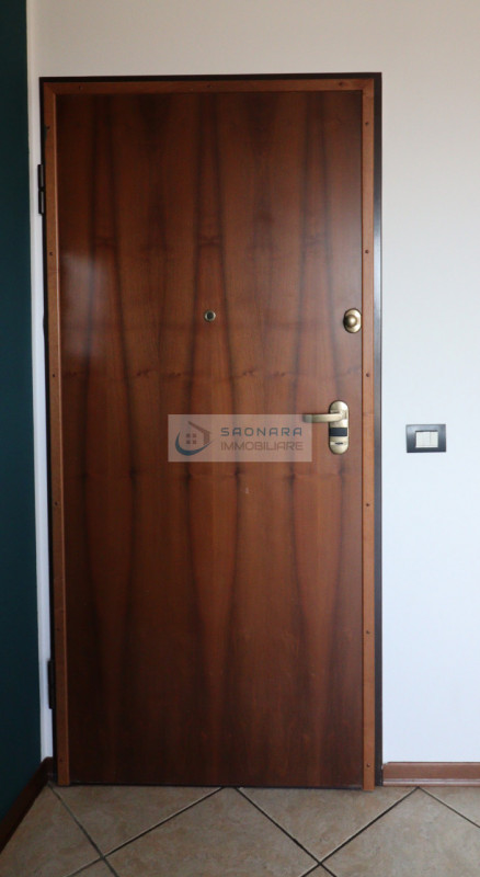 Villatora: appartamento al piano secondo di un fabbricato residenziale con negozi al piano terra ...