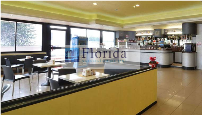 L'HOTEL nel Comune di Conselve è situtato al centro del Paese affacciato lungo la strada ad altra...