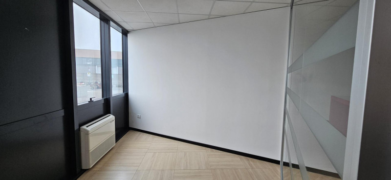 Riferimento per l'agenzia AU2153 PADOVA Zaona industriale Est. Proponiamo in locazione un moderno...