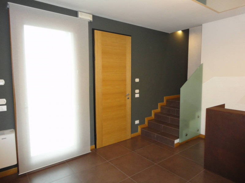 Riferimento per l'Agenzia AU2431 NOVENTA PADOVANA Zona Oltrebrenta. Ufficio su 2 piani di Mq 150 ...