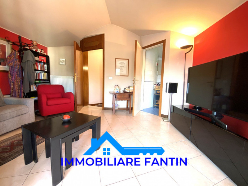 Rif RV16 Immobiliare Fantin propone in vendita a San Zeno, su contesto di piccole dimensioni e be...