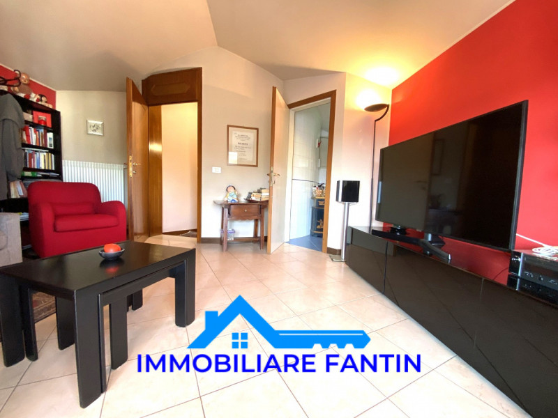 Rif RV16 Immobiliare Fantin propone in vendita a San Zeno, su contesto di piccole dimensioni e be...