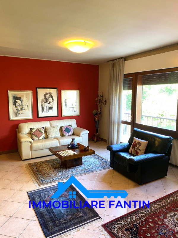 Rif RV16 Immobiliare Fantin propone in vendita a San Zeno, su contesto di piccole dimensioni e be...
