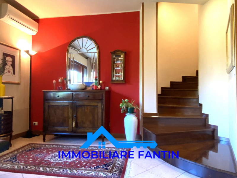 Rif RV16 Immobiliare Fantin propone in vendita a San Zeno, su contesto di piccole dimensioni e be...
