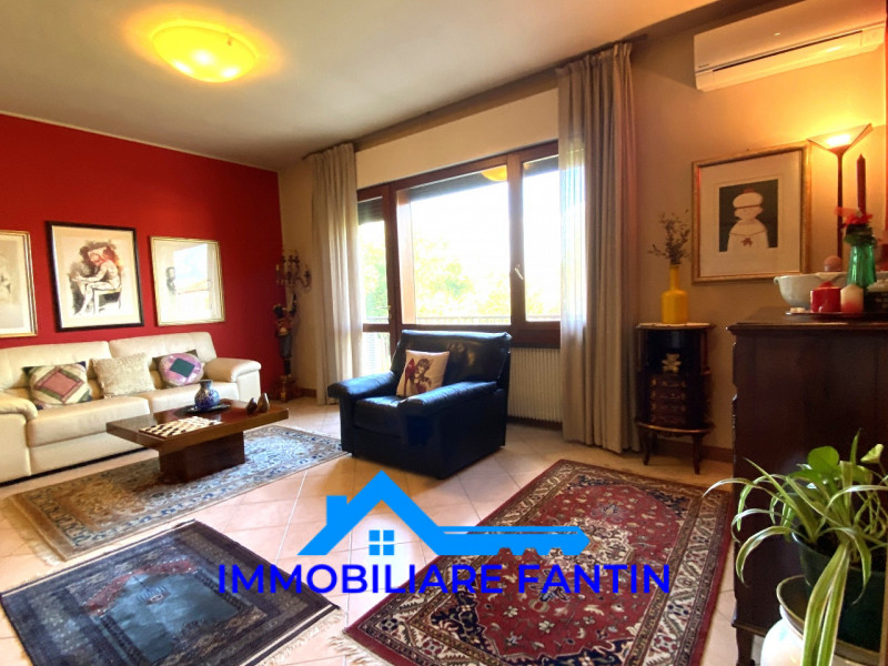 Rif RV16 Immobiliare Fantin propone in vendita a San Zeno, su contesto di piccole dimensioni e be...