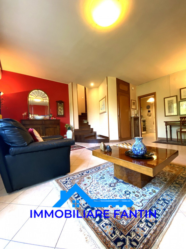 Rif RV16 Immobiliare Fantin propone in vendita a San Zeno, su contesto di piccole dimensioni e be...