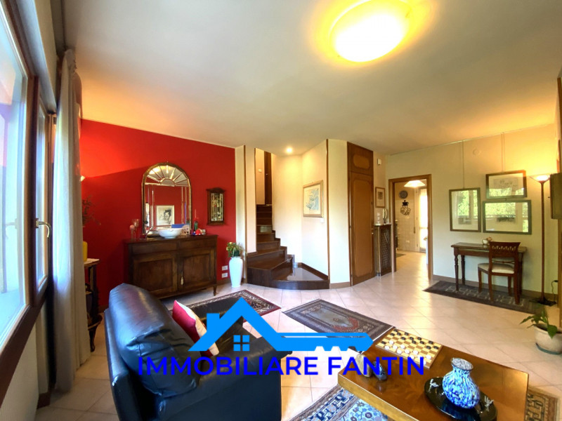 Rif RV16 Immobiliare Fantin propone in vendita a San Zeno, su contesto di piccole dimensioni e be...
