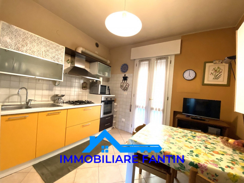Rif RV16 Immobiliare Fantin propone in vendita a San Zeno, su contesto di piccole dimensioni e be...