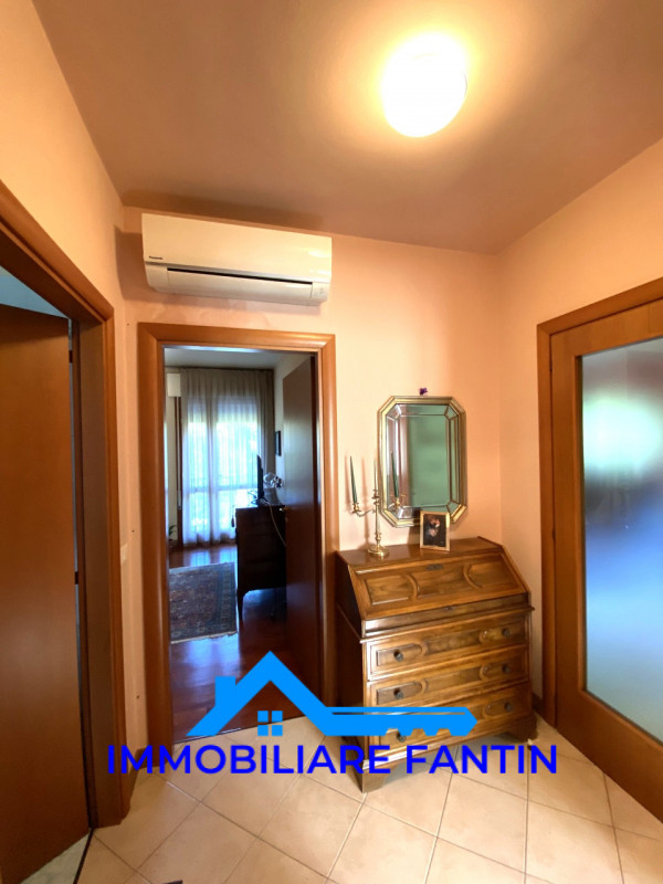 Rif RV16 Immobiliare Fantin propone in vendita a San Zeno, su contesto di piccole dimensioni e be...