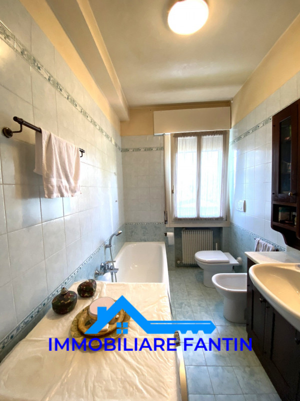 Rif RV16 Immobiliare Fantin propone in vendita a San Zeno, su contesto di piccole dimensioni e be...