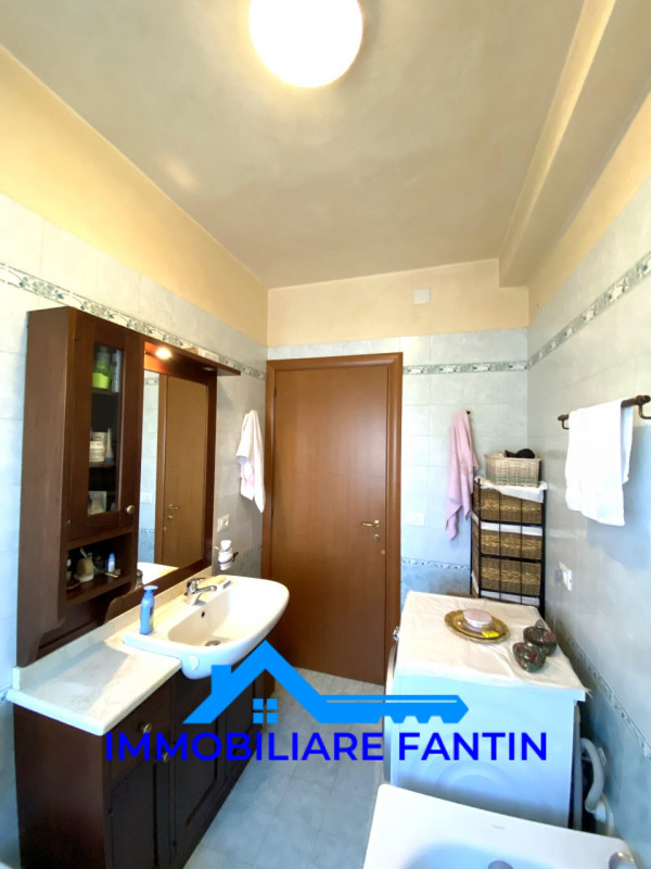 Rif RV16 Immobiliare Fantin propone in vendita a San Zeno, su contesto di piccole dimensioni e be...