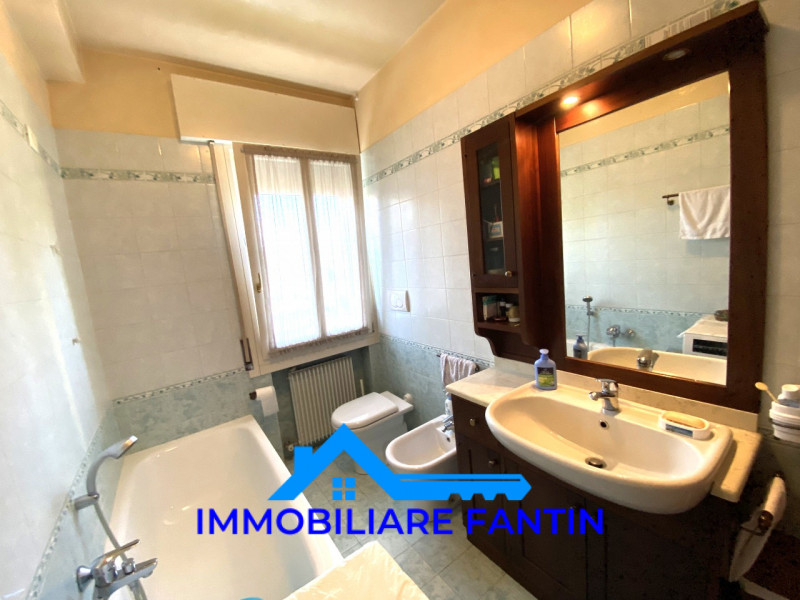 Rif RV16 Immobiliare Fantin propone in vendita a San Zeno, su contesto di piccole dimensioni e be...