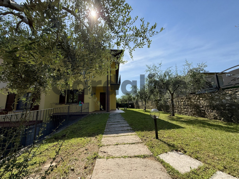 Polpenazze del Garda Vendita Bifamiliare