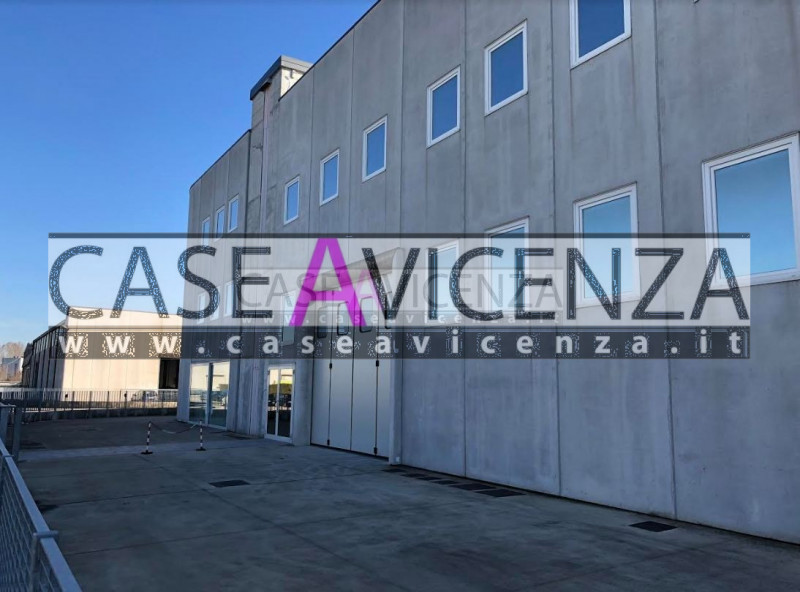 GRISIGNANO DI ZOCCO - In zona industriale, proponiamo un ampio ufficio di 455 mq, libero da subit...