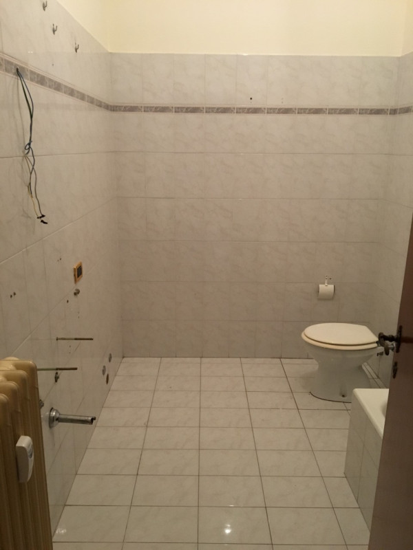 CENTRALISSIMO - APPARTAMENTO DI MQ. 170 AL SECONDO PIANO CON ASCENSORE SITUATO NELLA VIA PEDONALE...