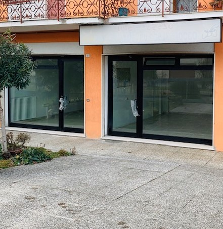 Cervarese Santa Croce Affitto Negozio