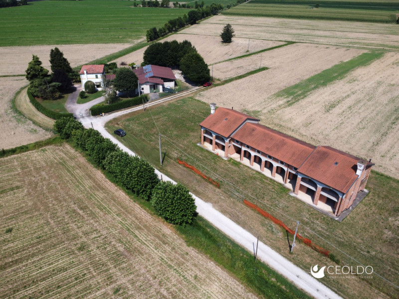 VIGONZA-Peraga-: a due passi dal parco di "Villa Bettanini" e immersa nella campagna vigontina, q...