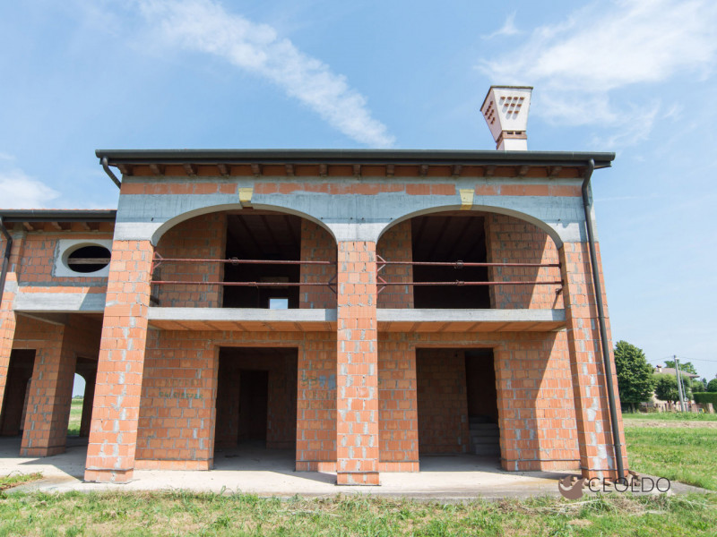 VIGONZA-Peraga-: a due passi dal parco di "Villa Bettanini" e immersa nella campagna vigontina, q...