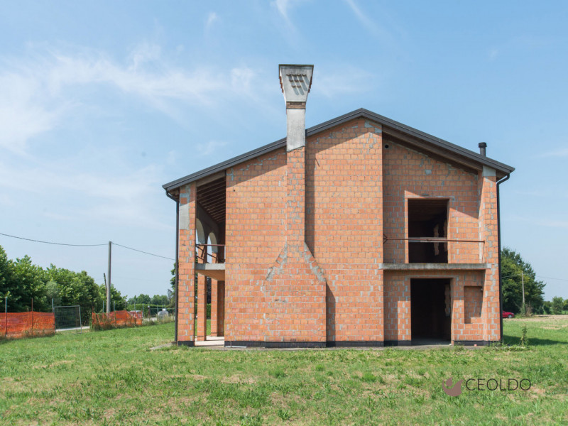 VIGONZA-Peraga-: a due passi dal parco di "Villa Bettanini" e immersa nella campagna vigontina, q...