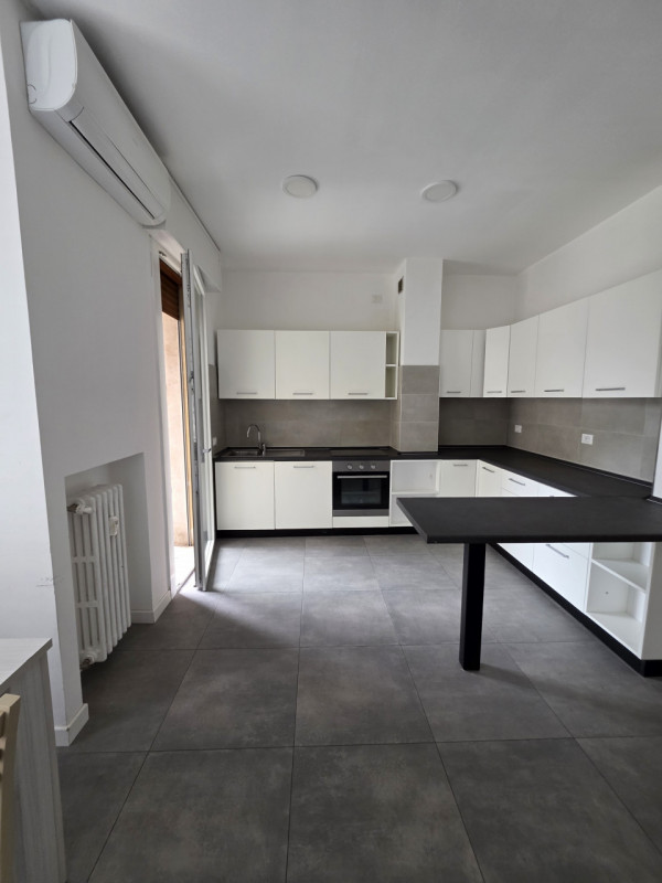 Nel prestigioso contesto del Centro Storico di Padova, a pochi passi da Piazza Insurrezione e dal...