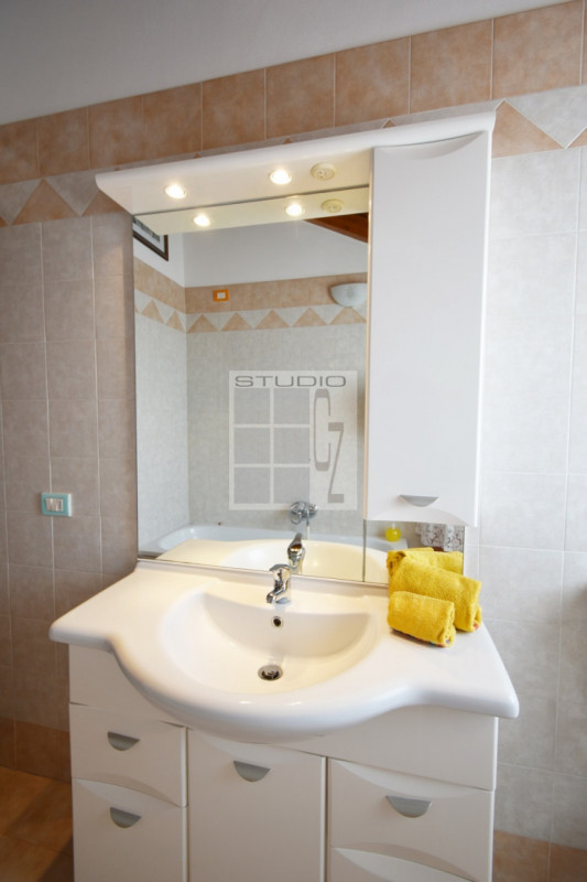 Proponiamo ATTICO completamente travato a vista.
Caratterizza l'abitazione la splendida location:...