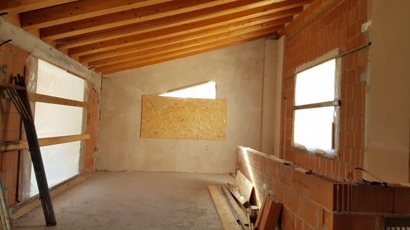 In contrada Spelaccia di Sotto, una zona tranquilla e immersa nel verde, ma a pochi minuti dal ce...