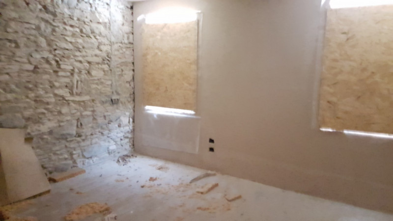 In contrada Spelaccia di Sotto, una zona tranquilla e immersa nel verde, ma a pochi minuti dal ce...