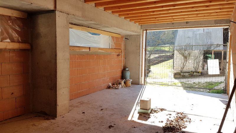 In contrada Spelaccia di Sotto, una zona tranquilla e immersa nel verde, ma a pochi minuti dal ce...