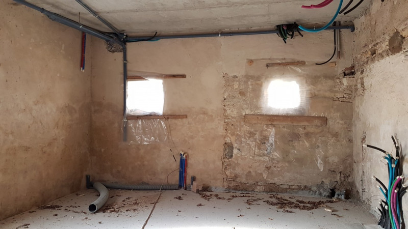 In contrada Spelaccia di Sotto, una zona tranquilla e immersa nel verde, ma a pochi minuti dal ce...