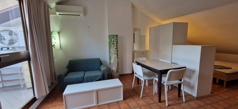 In una palazzina di poche unità alle spalle del Duomo è disponibile un grazioso appartamento con ...