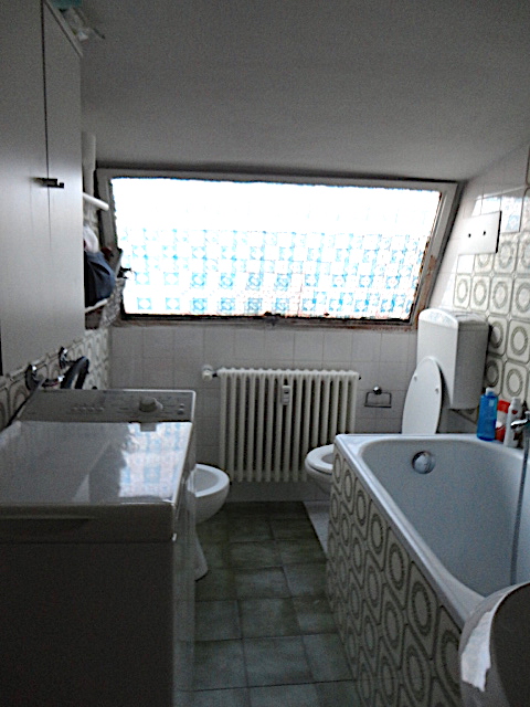 In una palazzina di poche unità alle spalle del Duomo è disponibile un grazioso appartamento con ...