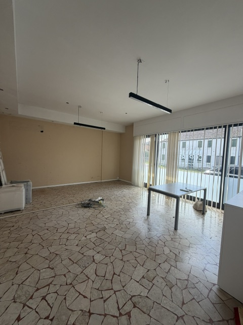 San Giorgio Delle Pertiche, Arsego  collocato in strada di passaggio, vicinissimo al centro del q...