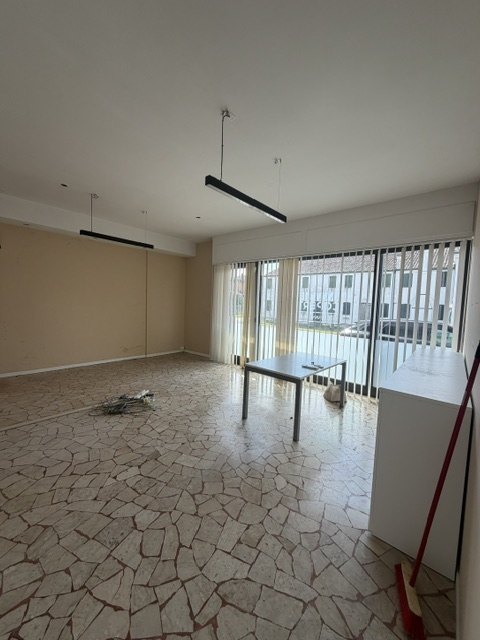 San Giorgio Delle Pertiche, Arsego  collocato in strada di passaggio, vicinissimo al centro del q...