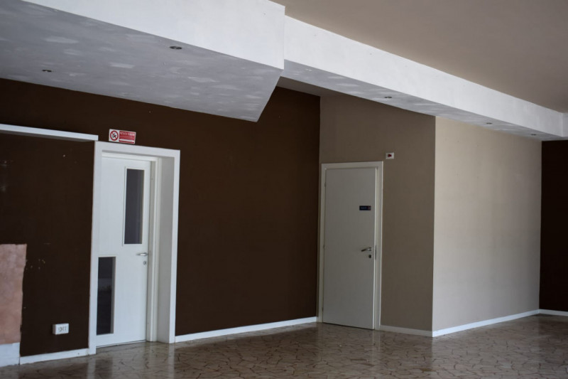 San Giorgio Delle Pertiche, Arsego  collocato in strada di passaggio, vicinissimo al centro del q...