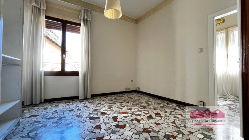 CENTRO STORICO: SPLENDIDO APPARTAMENTO CON DUE CAMERE DA LETTO SITUATO IN UNA DELLE PIAZZE PIÙ BE...