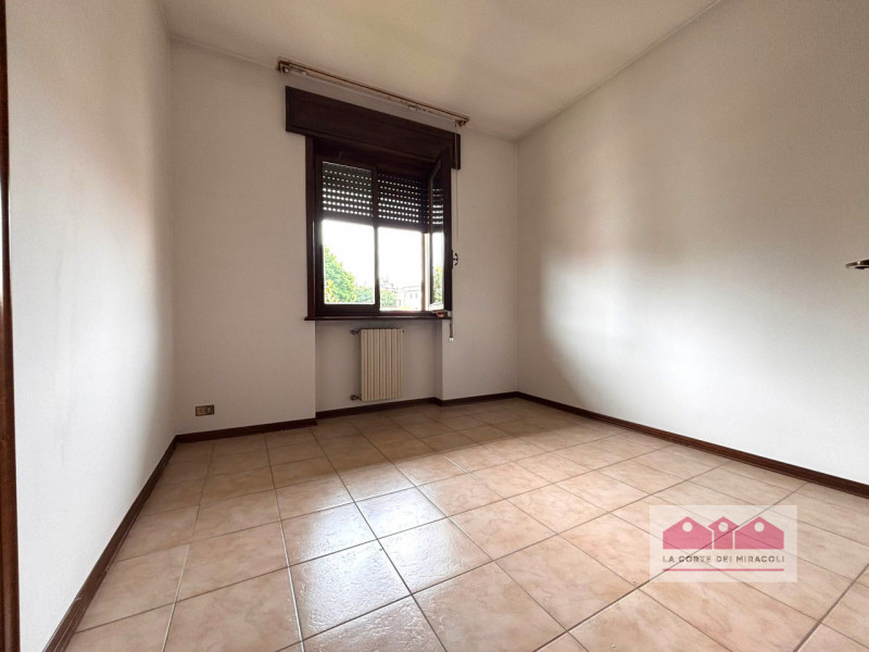 VICENZA: IN POSIZIONE MOLTO SILENZIOSA ED IMMERSA NEL VERDE, GRANDE CASA SINGOLA COSTRUITA NEGLI ...