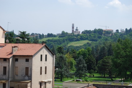 CONTRATTO CON OBBLIGO DI RESIDENZA - CENTRO STORICO: BICAMERE+STUDIO, RISTRUTTURATO, 120 MQ., PIA...