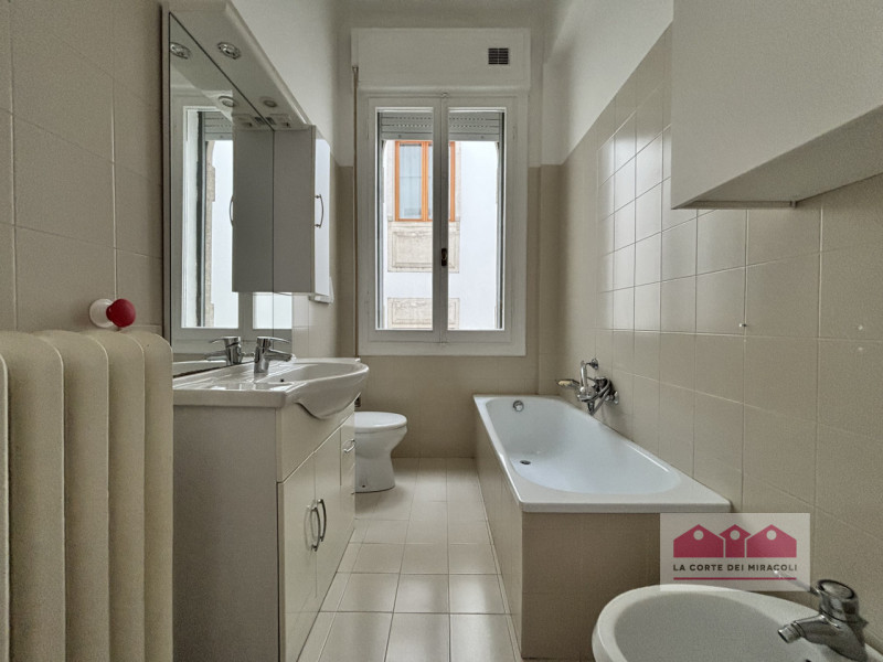 CONTRATTO CON OBBLIGO DI RESIDENZA - CENTRO STORICO: BICAMERE+STUDIO, RISTRUTTURATO, 120 MQ., PIA...