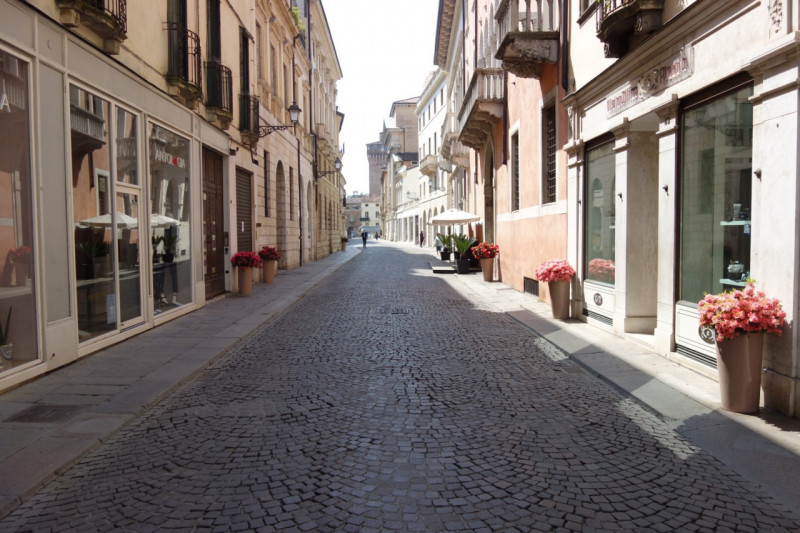 AFFITTI Locali commerciali a Vicenza – foto 1
