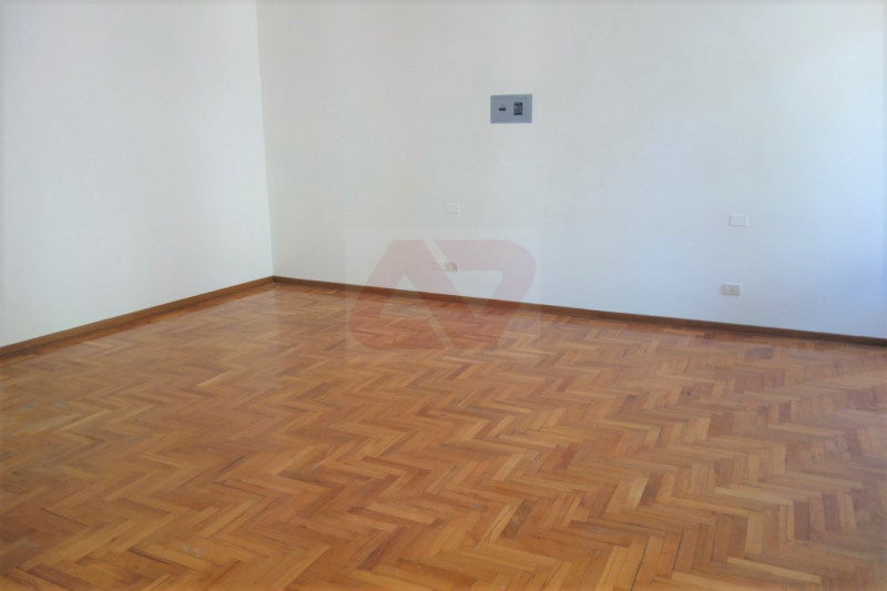 PRESTIGIOSA ABITAZIONE IN PALAZZO DEL '600 NEL CUORE DELLA CITTA'. EURO 465.000. CODICE 3890. PER...