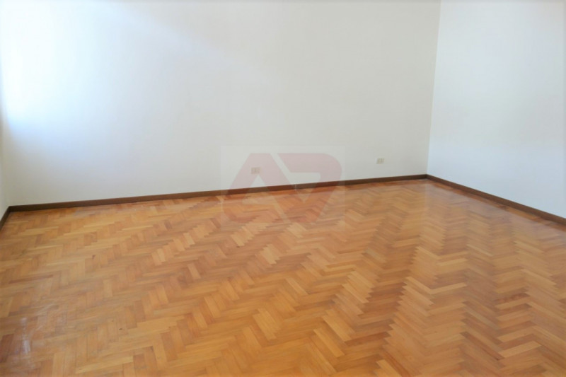 PRESTIGIOSA ABITAZIONE IN PALAZZO DEL '600 NEL CUORE DELLA CITTA'. EURO 465.000. CODICE 3890. PER...