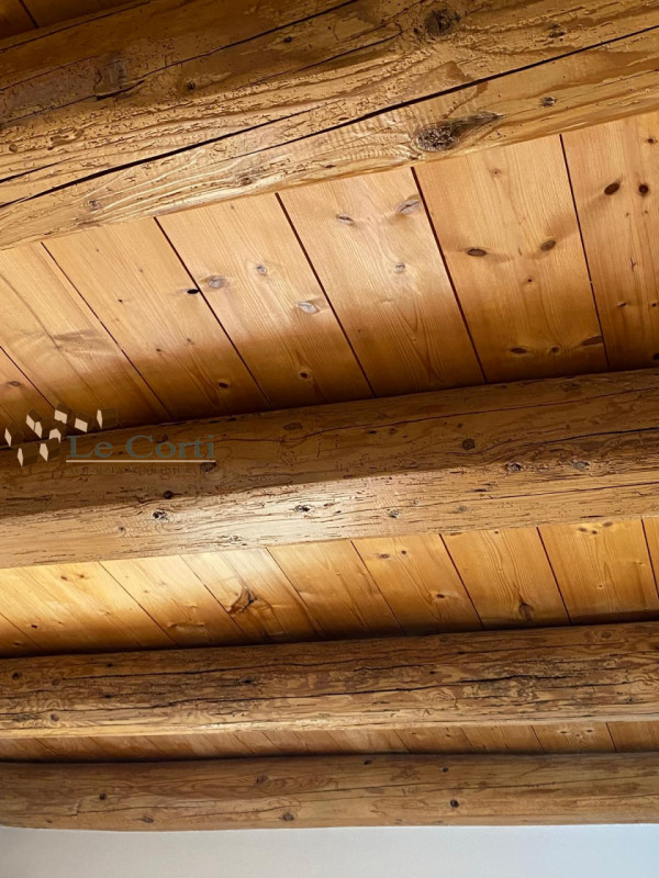 Meraviglioso rustico casale, posto in una posizione dominante e soleggiata nei Colli Berici. Ques...