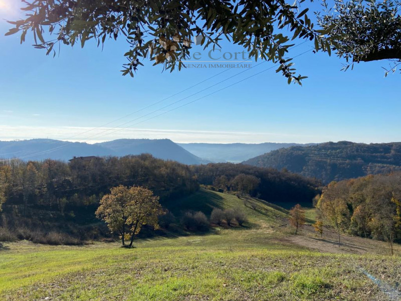 Villa singola di nuova costruzione, situata in una bellissima zona collinare di Grancona, con vis...