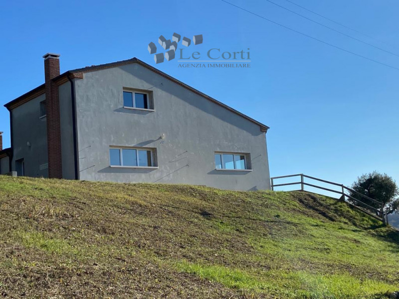 Villa singola di nuova costruzione, situata in una bellissima zona collinare di Grancona, con vis...