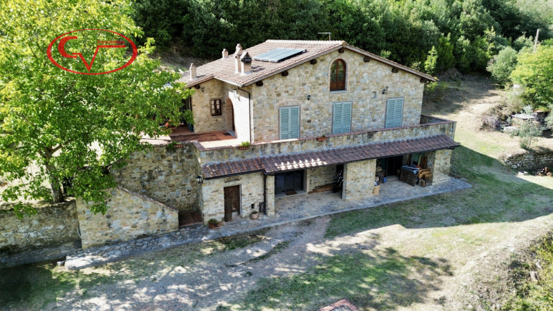 VENDITE Ville singole o a schiera a Loro Ciuffenna – foto 1