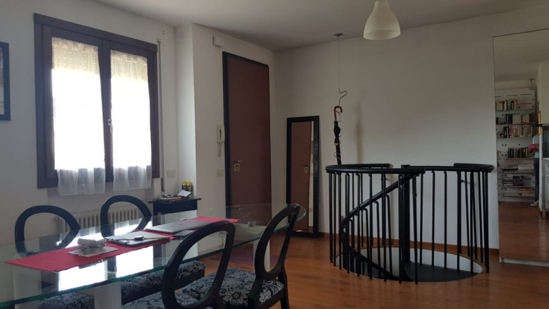 In una delle zone residenziali più prestigiose di Limena - Centro, proponiamo in affitto un elega...