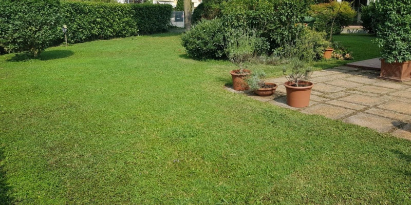 In una delle zone residenziali più prestigiose di Limena - Centro, proponiamo in affitto un elega...